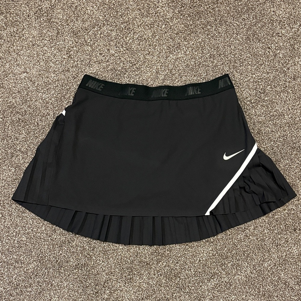 Nike Women's Black Golf Skort